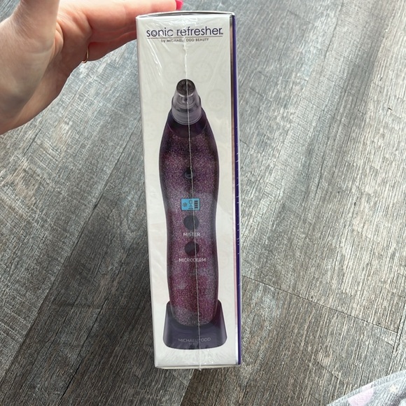 Micheal Todd Beauty - Picture 3 of 3